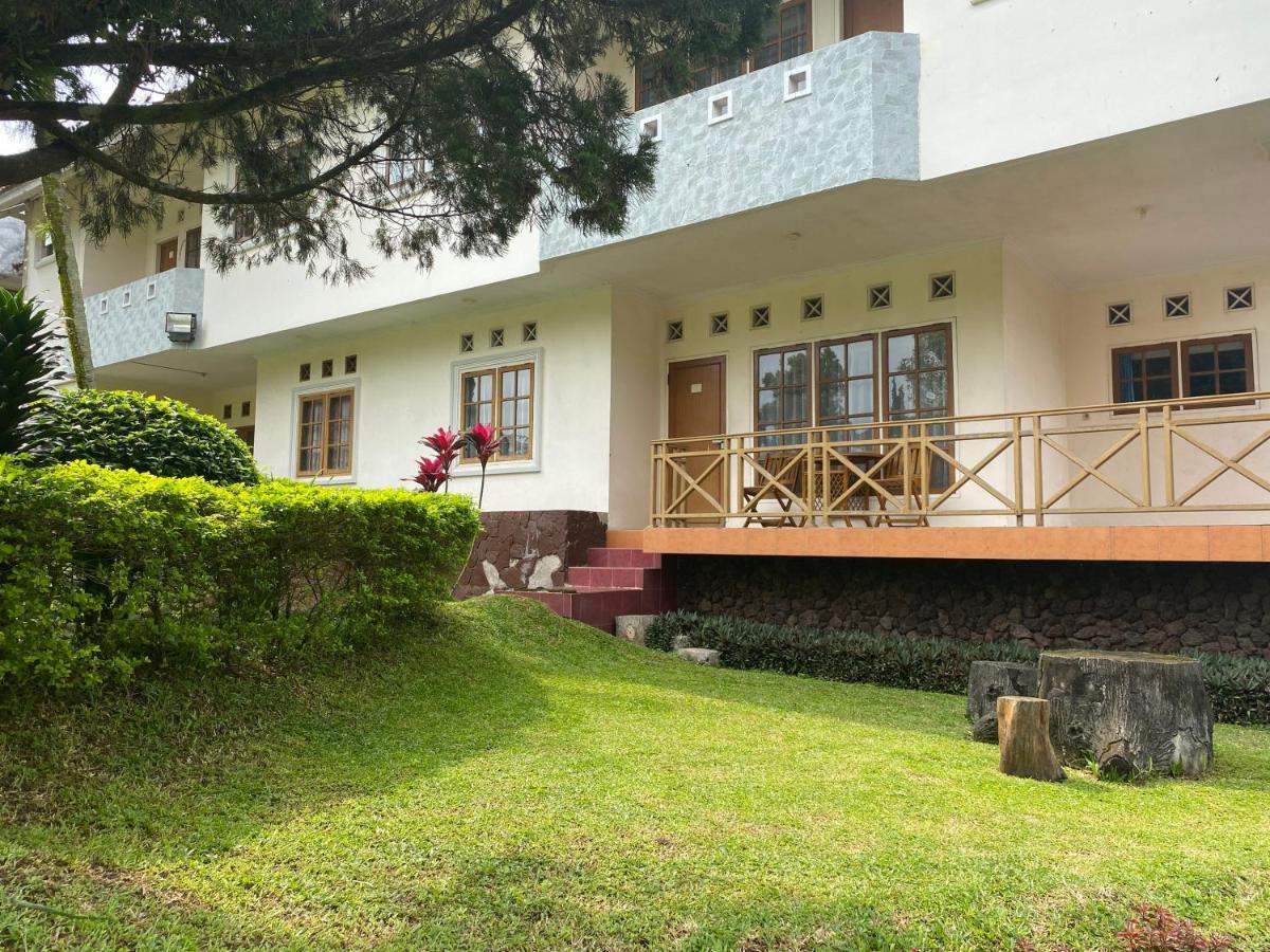 Hotel Puspa Sari Ciater Buitenkant foto