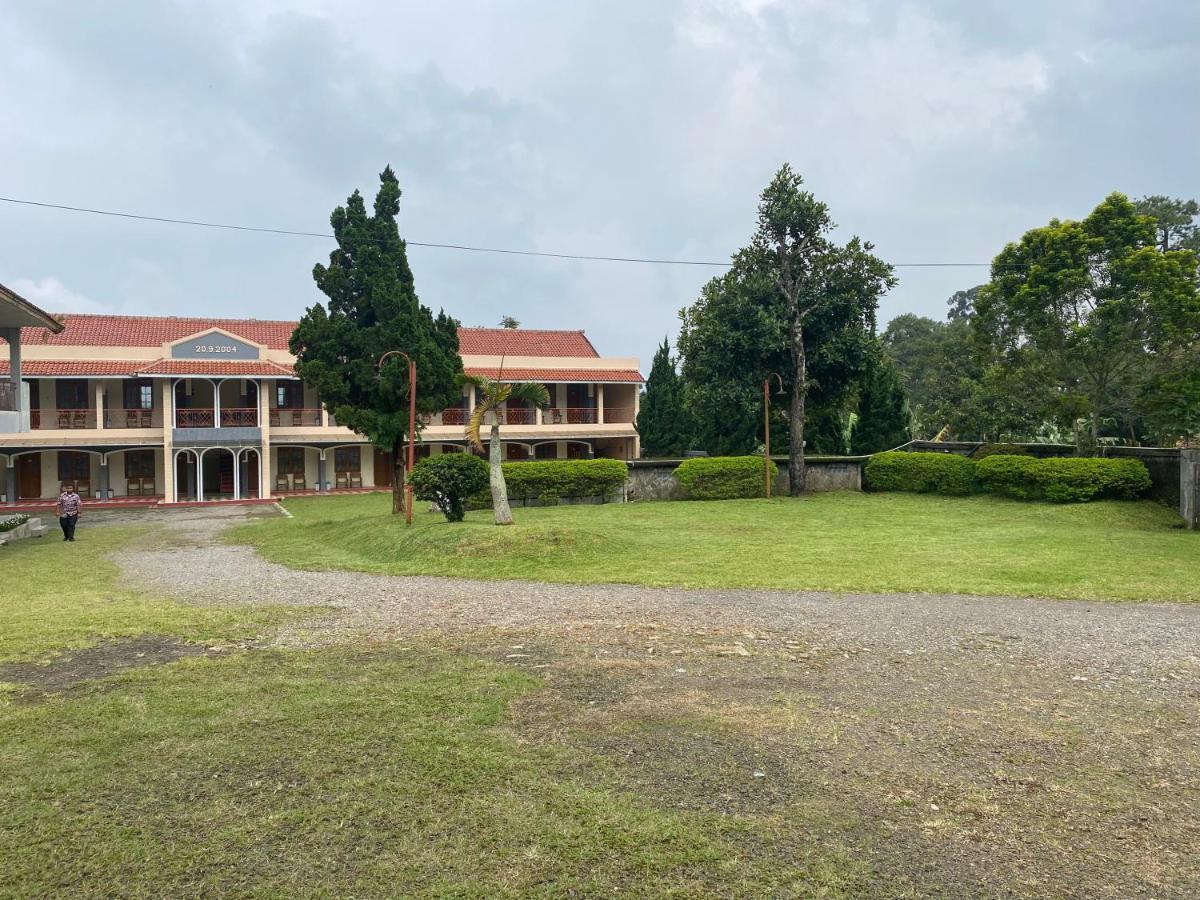 Hotel Puspa Sari Ciater Buitenkant foto