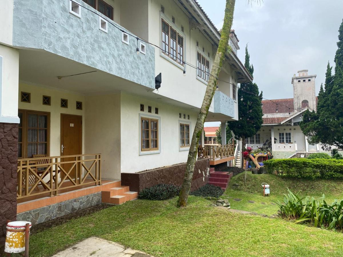 Hotel Puspa Sari Ciater Buitenkant foto