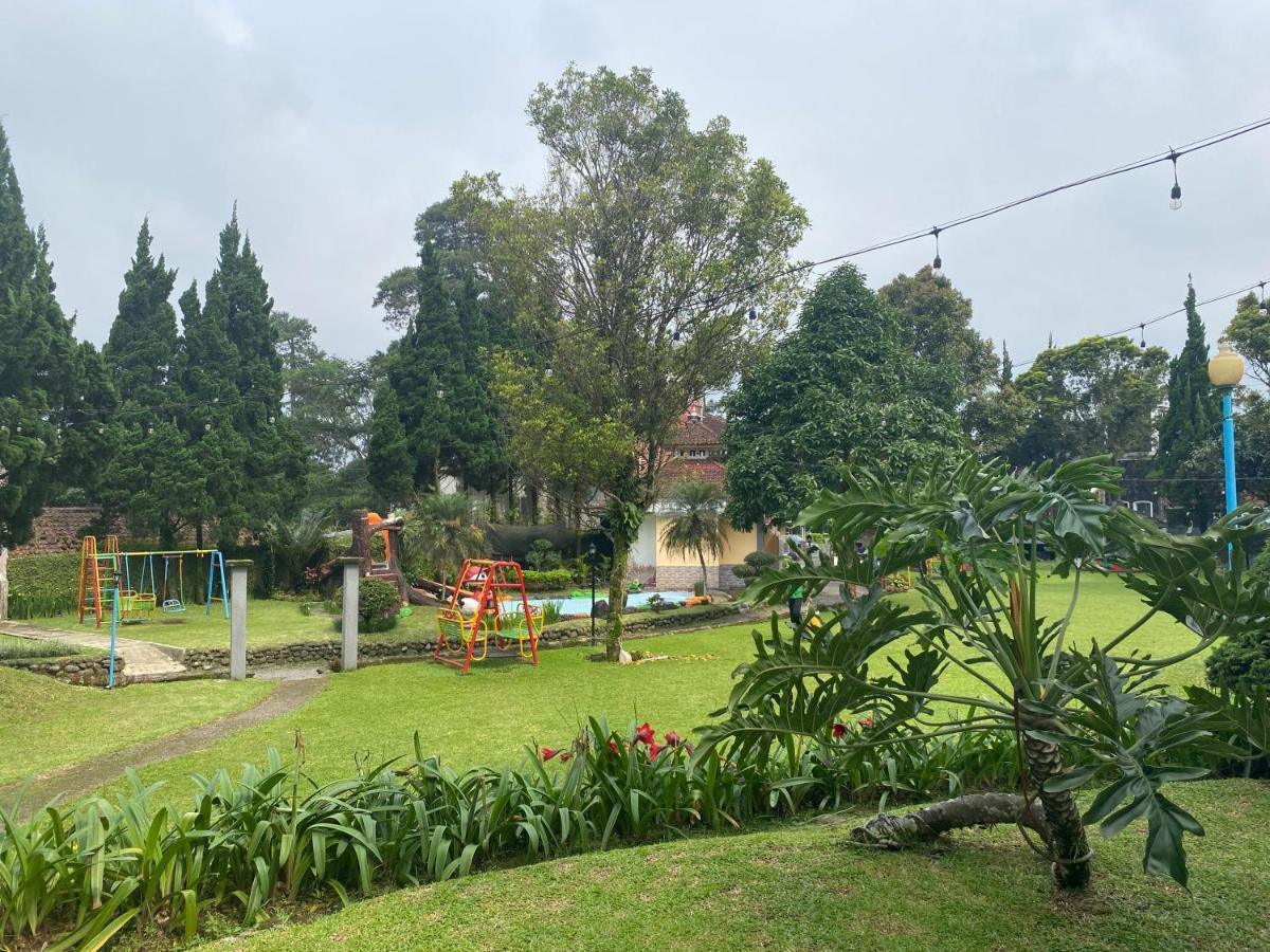 Hotel Puspa Sari Ciater Buitenkant foto