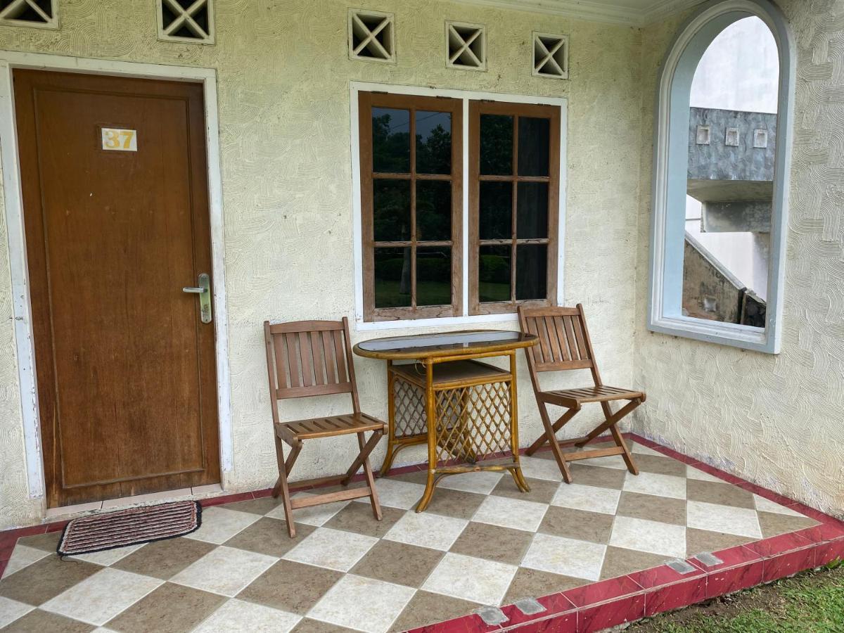 Hotel Puspa Sari Ciater Buitenkant foto