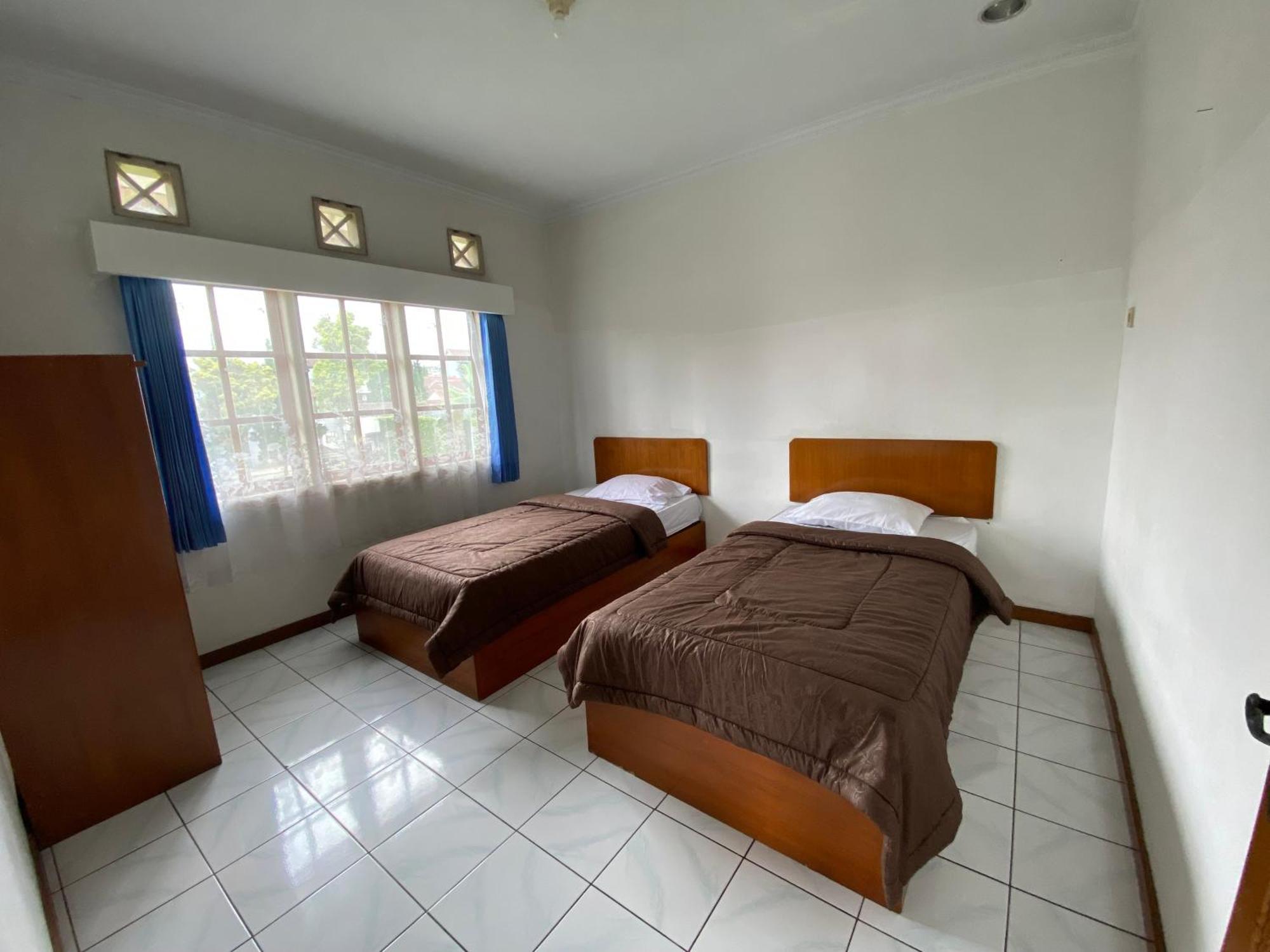 Hotel Puspa Sari Ciater Buitenkant foto